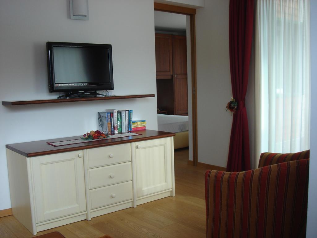 Residenza Eleonora Apartamento Temù Habitación foto